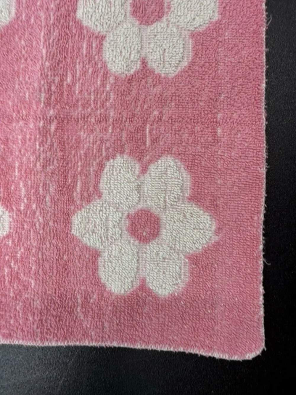 Vintage Daisy Floral Mod Floral Pink White Washcloth Cotton Face Towel MCM Retro